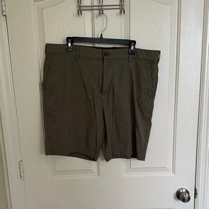 Tommy Hilfiger Men's Khaki Shorts